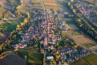 Aerial view of Village view in the district Heuchelheim in Heuchelheim-Klingen in the state Rhineland-Palatinate, Germany