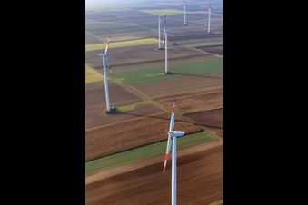 Aerial view of Wind farm between Rülzheim and Offenbach in Rülzheim in the state Rhineland-Palatinate, Germany