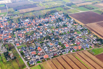 Aerial photograpy of Goethestr in the district Niederlustadt in Lustadt in the state Rhineland-Palatinate, Germany