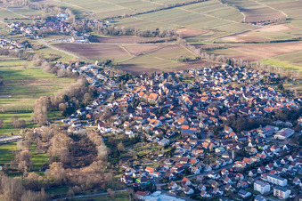 Town View of the streets and houses of the residential areas in the district Ingenheim in Billigheim-Ingenheim in the state Rhineland-Palatinate from the plane
