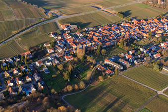 To the Mütterle in the district Wollmesheim in Landau in der Pfalz in the state Rhineland-Palatinate, Germany