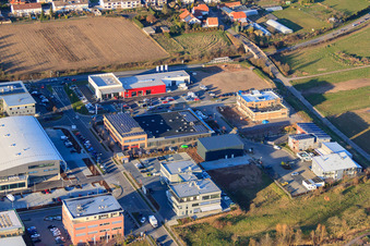 Industrial area Ottoh-Hahn-Straße with Citroen Landau : Fischer Kraftfahrzeuge GmbH, DAS FUTTERHAUS - Landau and Hammer-Services in the district Queichheim in Landau in der Pfalz in the state Rhineland-Palatinate, Germany