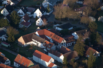 Aerial photograpy of Wine Bar Vogler in the district Heuchelheim in Heuchelheim-Klingen in the state Rhineland-Palatinate, Germany