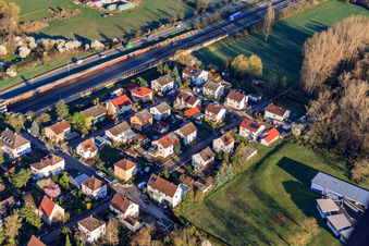 Settlement Am Wäldchen next to the trough of the A65 in Landau in der Pfalz in the state Rhineland-Palatinate, Germany