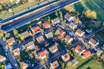 Aerial view of Settlement Am Wäldchen next to the trough of the A65 in Landau in der Pfalz in the state Rhineland-Palatinate, Germany