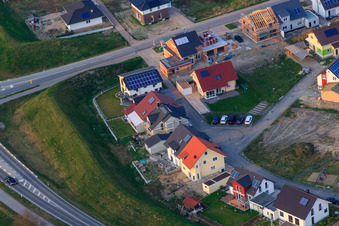 Falkenweg x Vogelring in Jockgrim in the state Rhineland-Palatinate, Germany