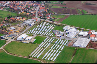 Agricultural PV systems at the industrial park with BRAUNE Kunststofftechnik GmbH & Co KG, Bedien-Concept GmbH and EMS Straufhain GmbH electrical and metal works in the district Streufdorf in Straufhain in the state Thuringia, Germany