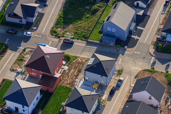 New Development Area East (Im Holderbusch) in Minfeld in the state Rhineland-Palatinate, Germany from the plane