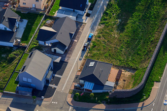 New Development Area East (Im Holderbusch) in Minfeld in the state Rhineland-Palatinate, Germany viewn from the air