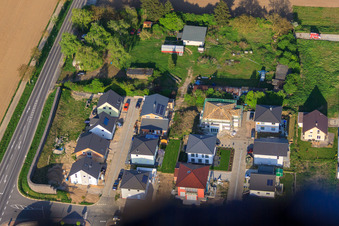 New Development Area East (Im Holderbusch) in Minfeld in the state Rhineland-Palatinate, Germany from the drone perspective