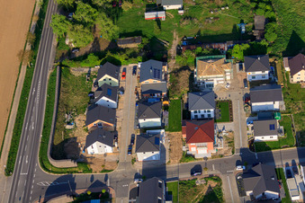 New Development Area East (Im Holderbusch) in Minfeld in the state Rhineland-Palatinate, Germany seen from a drone