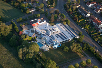 Oblique view of LaOla indoor and outdoor swimming pool in the district Queichheim in Landau in der Pfalz in the state Rhineland-Palatinate, Germany