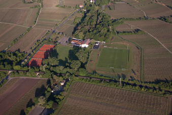 Aerial view of Sports center, Tennis community Hildebrandseck THG in the district Königsbach in Neustadt an der Weinstraße in the state Rhineland-Palatinate, Germany