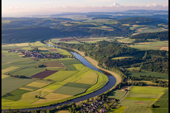 Course of the Weser between Forst and Heinsen in Heinsen in the state Lower Saxony, Germany