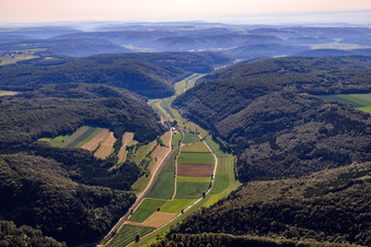 Alb landscape in the valley of the Schmiech from the west in the district Justingen in Schelklingen in the state Baden-Wuerttemberg, Germany