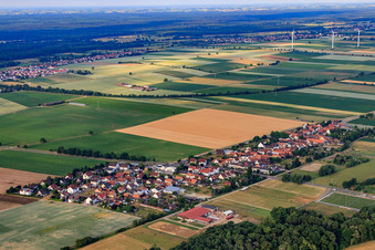 Aerial photograpy of Village view from the northeast in the district Minderslachen in Kandel in the state Rhineland-Palatinate, Germany