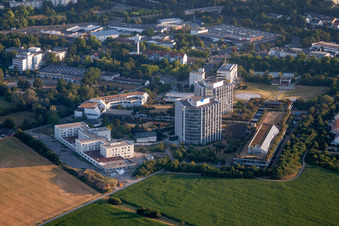 Hospital grounds of the Clinic BG Klinik Ludwigshafen in Ludwigshafen am Rhein in the state Rhineland-Palatinate viewn from the air