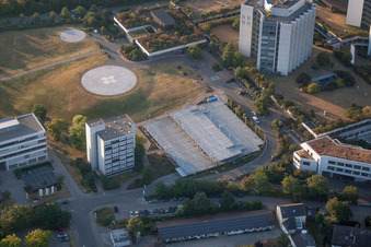 Hospital grounds of the Clinic BG Klinik Ludwigshafen in Ludwigshafen am Rhein in the state Rhineland-Palatinate from the drone perspective