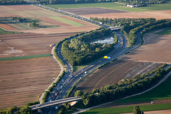 Routing and traffic lanes during the exit federal highway B9 in Maudach in the state Rhineland-Palatinate