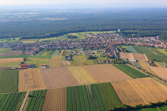 Overview of towns from the north in Hatzenbühl in the state Rhineland-Palatinate, Germany