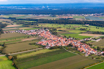 From the west in Erlenbach bei Kandel in the state Rhineland-Palatinate, Germany out of the air