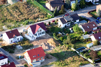 New development area Am Höhenweg in Kandel in the state Rhineland-Palatinate, Germany from a drone