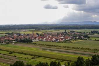 From the northeast in Erlenbach bei Kandel in the state Rhineland-Palatinate, Germany from the plane