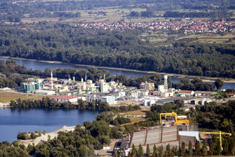 Rohm & Haas Chemie am Rhein in Lauterbourg in the state Bas-Rhin, France
