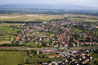 Roeschwoog from the west in Rœschwoog in the state Bas-Rhin, France from above