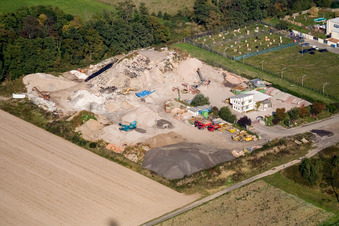 Oblique view of Construction waste recycling Gaudier in the district Minderslachen in Kandel in the state Rhineland-Palatinate, Germany