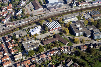 School building of the Ludwig-Marum-Gymnasium Pfinztal in the district Berghausen in Pfinztal in the state Baden-Wurttemberg from the plane