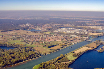 Aerial view of View of the town from the southeast, across the Rhine. in the district Maximiliansau in Wörth am Rhein in the state Rhineland-Palatinate, Germany