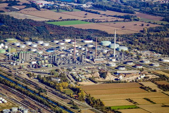 Oblique view of Refinery MIRO Shell/ExxonMobil/Ruhr Oel/Conoco Karlsruhe refinery in the district Knielingen in Karlsruhe in the state Baden-Wuerttemberg, Germany