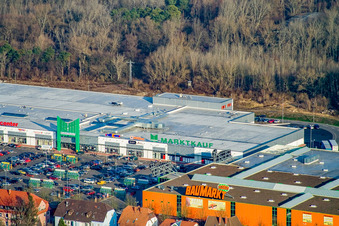 Aerial photograpy of Market baptism in the Maximilian Center in the district Maximiliansau in Wörth am Rhein in the state Rhineland-Palatinate, Germany