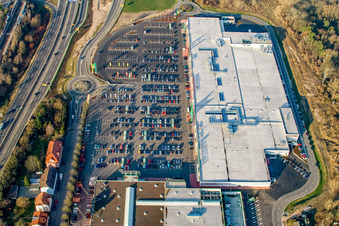 Market baptism in the Maximilian Center in the district Maximiliansau in Wörth am Rhein in the state Rhineland-Palatinate, Germany from the plane