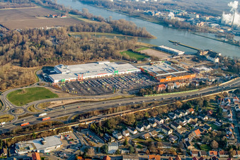 Market baptism in the Maximilian Center in the district Maximiliansau in Wörth am Rhein in the state Rhineland-Palatinate, Germany seen from above