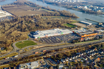 Market baptism in the Maximilian Center in the district Maximiliansau in Wörth am Rhein in the state Rhineland-Palatinate, Germany from the plane