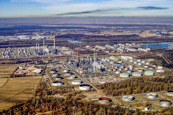 MIRO oil refineries from the east in the district Knielingen in Karlsruhe in the state Baden-Wuerttemberg, Germany