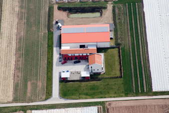 Aerial view of Aussiedlerhof Steegmüller in Offenbach an der Queich in the state Rhineland-Palatinate, Germany