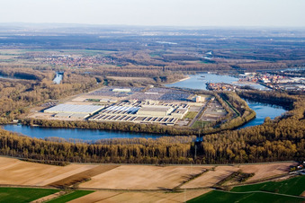 Building complex and distribution center on the site of Daimler AG Global Logistic Center on a harbour island in Germersheim in the state Rhineland-Palatinate