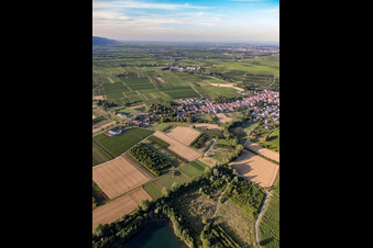 View of the town from the southwest in Göcklingen in the state Rhineland-Palatinate, Germany