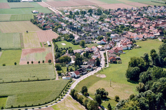 From the north Niedergasse in Steinweiler in the state Rhineland-Palatinate, Germany