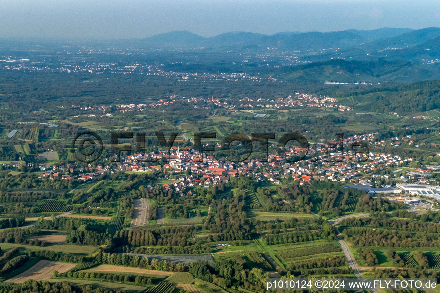 From the south in the district Ulm in Renchen in the state Baden-Wuerttemberg, Germany