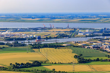 Tank farm Raffinerie Heide GmbH at the mouth of the Kiel Canal into the Elbe in Brunsbüttel in the state Schleswig Holstein, Germany