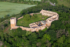 Aerial photograpy of Ruins and remains of the walls of the former castle complex and fortress Burg Gleichen on Thomas-Müntzer-Straße in the district Wandersleben in Drei Gleichen in the state Thuringia, Germany