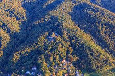Castle Alsbach above the town on the edge of the Odenwald from the west in the district Alsbach in Alsbach-Hähnlein in the state Hesse, Germany