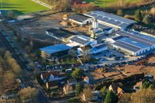 Oblique view of Quartier Lanzet from the east with Hagebau Kompakt - Gillet Baustoffe GmbH in Herxheim bei Landau in the state Rhineland-Palatinate, Germany