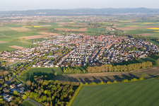 Town View of the streets and houses of the residential areas in the district Crumstadt in Riedstadt in the state Hesse, Germany
