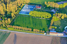 Aerial view of Sports fields of TC - 82 Hähnlein and SKV Hähnlein eV in the district Hähnlein in Alsbach-Hähnlein in the state Hesse, Germany