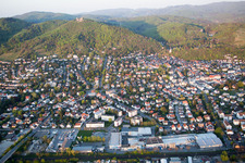 Oblique view of Town View of the streets and houses of the residential areas in the district Auerbach in Bensheim in the state Hesse